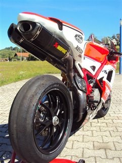 Umbgebautes Motorrad Ducati 848