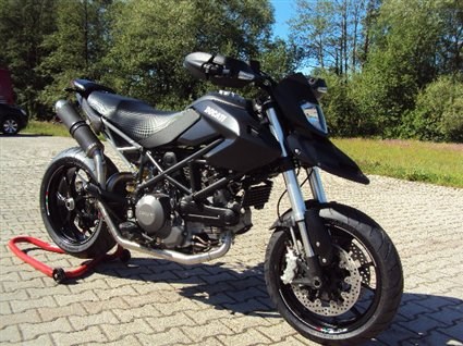 Umgebautes Motorrad Ducati Hypermotard 796 von Zweiradparadies Denk GmbH & Co. KG - Bild 2 Umgebautes Motorrad Ducati Hypermotard 796 von Zweiradparadies Denk GmbH & Co. KG - Bild 2