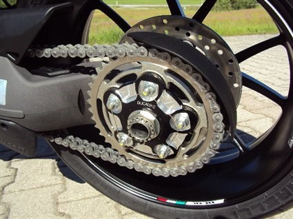 Umgebautes Motorrad Ducati Hypermotard 796 von Zweiradparadies Denk GmbH & Co. KG - Bild 4 Umgebautes Motorrad Ducati Hypermotard 796 von Zweiradparadies Denk GmbH & Co. KG - Bild 4