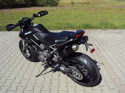 Umbgebautes Motorrad Ducati Hypermotard 796