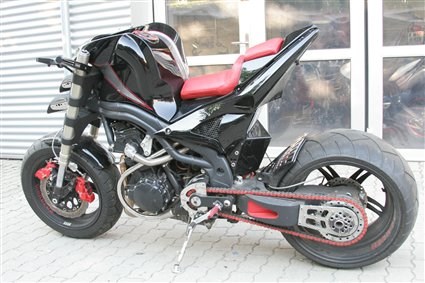Umgebautes Motorrad Triumph Speed Triple 1050 von IL MOTO  Motorradhandel und Reparaturwerkstätte GesmbH - Bild 2 Umgebautes Motorrad Triumph Speed Triple 1050 von IL MOTO  Motorradhandel und Reparaturwerkstätte GesmbH - Bild 2