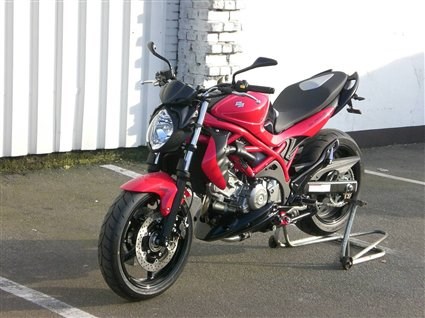 Umgebautes Motorrad Suzuki SFV 650 Gladius von Zweirad-Technik Schielmann GmbH - Bild 9 Umgebautes Motorrad Suzuki SFV 650 Gladius von Zweirad-Technik Schielmann GmbH - Bild 9