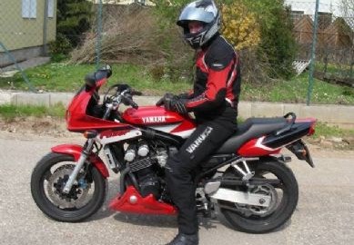 Yamaha FZS 600 Fazer S Custom Bike