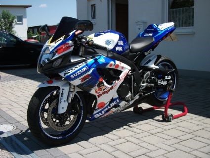 Umgebautes Motorrad Suzuki GSX-R 600 von Suppmkasper33 - Bild 1 Umgebautes Motorrad Suzuki GSX-R 600 von Suppmkasper33 - Bild 1