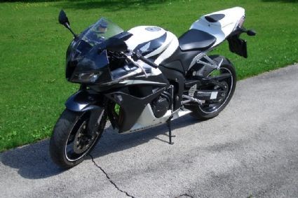 Umgebautes Motorrad Honda CBR600RR von johnny33 - Bild 1 Umgebautes Motorrad Honda CBR600RR von johnny33 - Bild 1