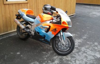 Suzuki GSX-R 750 Custom Bike Suzuki GSX-R 750 Custom Bike