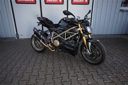 Umgebautes Motorrad Ducati Streetfighter S von Schilling IM Racing GmbH & Co. KG - Bild 2