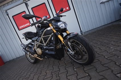 Umgebautes Motorrad Ducati Streetfighter S von Schilling IM Racing GmbH & Co. KG - Bild 4