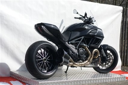 Umgebautes Motorrad Ducati Diavel 1200 von Schilling IM Racing GmbH & Co. KG - Bild 5