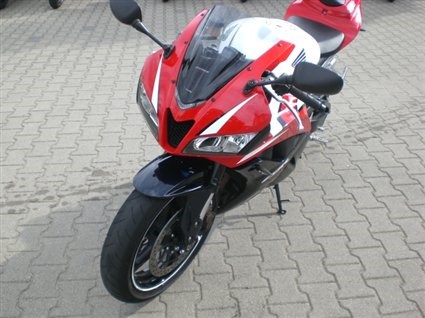 Umgebautes Motorrad Honda CBR600RR von Auto-und Motorradhaus Bürstadt GmbH - Bild 4 Umgebautes Motorrad Honda CBR600RR von Auto-und Motorradhaus Bürstadt GmbH - Bild 4