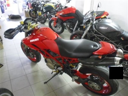 Umgebautes Motorrad Ducati Hypermotard 1100 S von A.T.T.-Tiedemann-Motorräder e.Kfm - Bild 5 Umgebautes Motorrad Ducati Hypermotard 1100 S von A.T.T.-Tiedemann-Motorräder e.Kfm - Bild 5