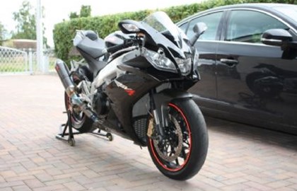 Aprilia RSV 4 R Custom Bike Aprilia RSV 4 R Custom Bike