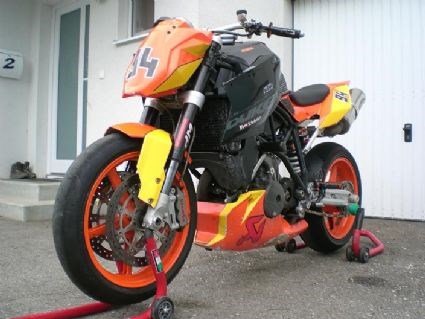 Umgebautes Motorrad KTM 990 Super Duke von kleinerSchuh - Bild 2
