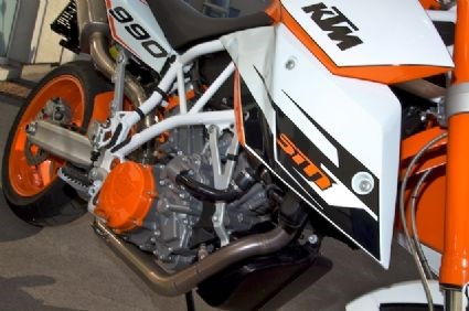 Umgebautes Motorrad KTM 990 Supermoto von niedermueller - Bild 1 Umgebautes Motorrad KTM 990 Supermoto von niedermueller - Bild 1
