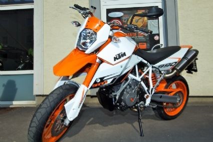 Umgebautes Motorrad KTM 990 Supermoto von niedermueller - Bild 4 Umgebautes Motorrad KTM 990 Supermoto von niedermueller - Bild 4
