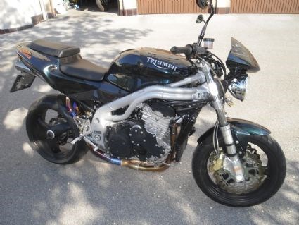 Umgebautes Motorrad Triumph Daytona 955i von speedtriplepani - Bild 2 Umgebautes Motorrad Triumph Daytona 955i von speedtriplepani - Bild 2