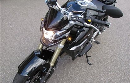 Suzuki GSR 750 Custom Bike