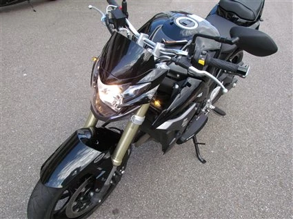 Umbgebautes Motorrad Suzuki GSR 750 Bild 1: Umbgebautes Motorrad Suzuki GSR 750