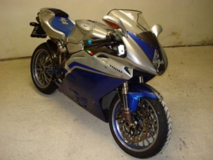 Umgebautes Motorrad MV Agusta F4 1000 S von christoph gruber - Bild 2 Umgebautes Motorrad MV Agusta F4 1000 S von christoph gruber - Bild 2