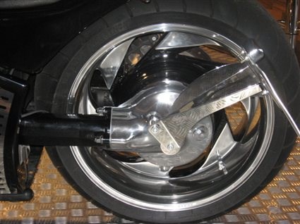Umgebautes Motorrad Suzuki Intruder M1800R von Marco Rigattieri Rent it e. K. - Bild 6 Umgebautes Motorrad Suzuki Intruder M1800R von Marco Rigattieri Rent it e. K. - Bild 6