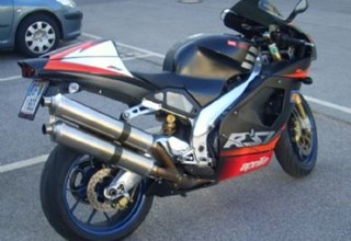 Aprilia RSV 1000 R (RSV Mille R) Aprilia RSV 1000 R (RSV Mille R)