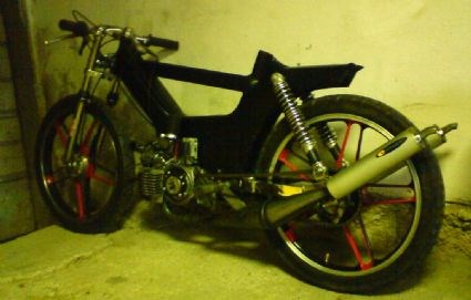 Umgebautes Motorrad Puch Maxi von Kolcha 