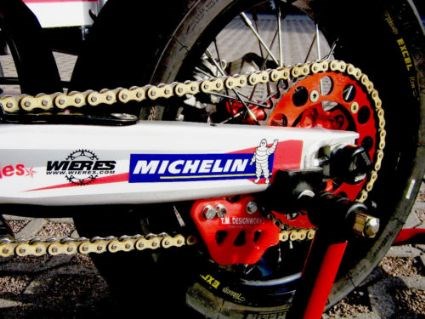 Umgebautes Motorrad Husqvarna SM 450 RR von LM-Racingteam - Bild 3 Umgebautes Motorrad Husqvarna SM 450 RR von LM-Racingteam - Bild 3