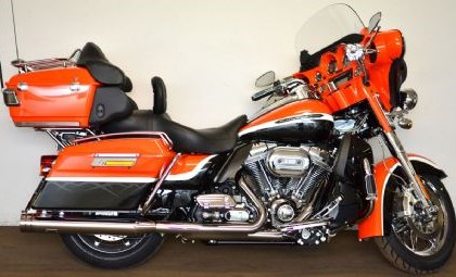Harley-Davidson CVO FLHTCUSE Ultra Classic Electra Glide Custom Bike