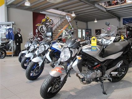 Umgebautes Motorrad Suzuki SFV 650 Gladius von MOTO-VÖLKL - Völkl GmbH - Bild 4 Umgebautes Motorrad Suzuki SFV 650 Gladius von MOTO-VÖLKL - Völkl GmbH - Bild 4
