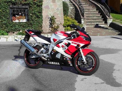 Umgebautes Motorrad Yamaha YZF-R6 von Busche - Bild 2 Umgebautes Motorrad Yamaha YZF-R6 von Busche - Bild 2