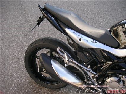 Umgebautes Motorrad Suzuki SFV 650 Gladius von Moto Studio Thomas Holtz - Bild 2 Umgebautes Motorrad Suzuki SFV 650 Gladius von Moto Studio Thomas Holtz - Bild 2