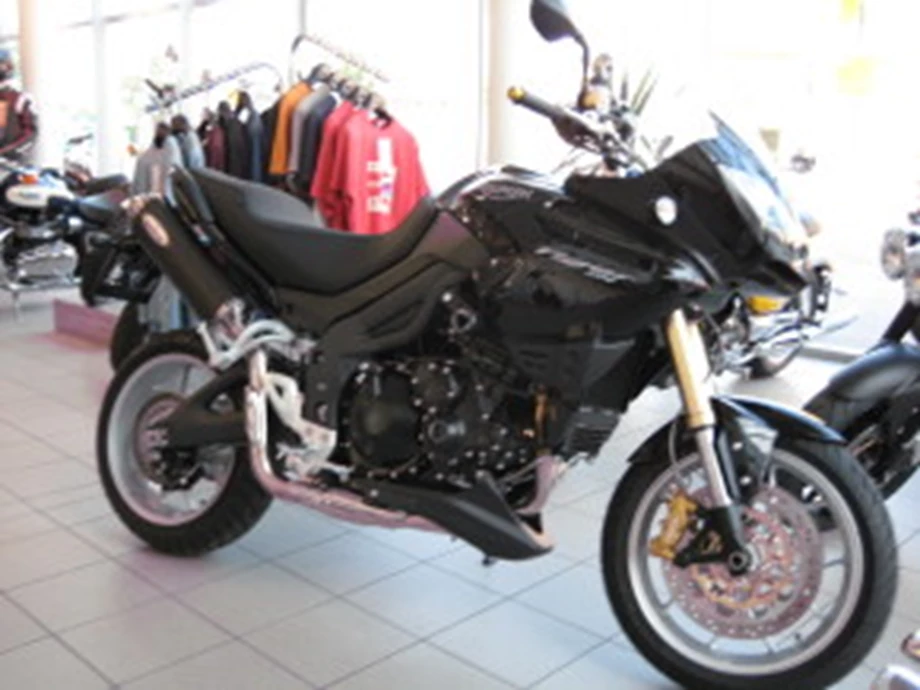 Umbgebautes Motorrad Triumph Tiger 1050 Bild 2: Umbgebautes Motorrad Triumph Tiger 1050