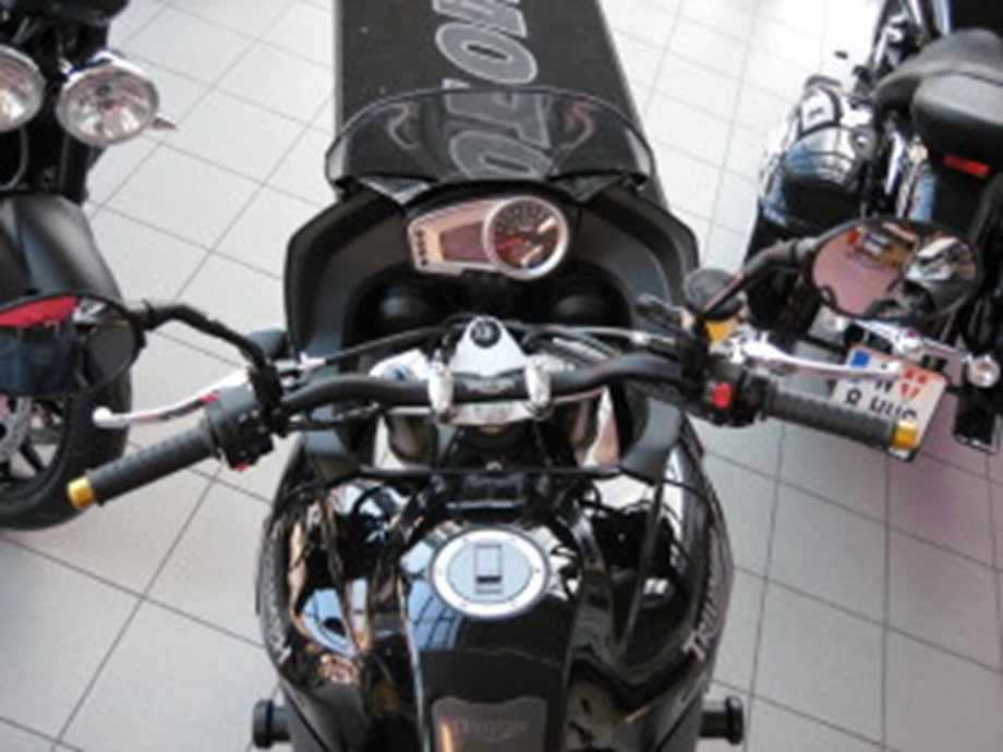 Umbgebautes Motorrad Triumph Tiger 1050 Bild 6: Umbgebautes Motorrad Triumph Tiger 1050