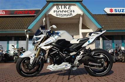 Umgebautes Motorrad Suzuki GSR 750 von Bike Ranch Wismar GmbH & Co. KG - Bild 1 Umgebautes Motorrad Suzuki GSR 750 von Bike Ranch Wismar GmbH & Co. KG - Bild 1