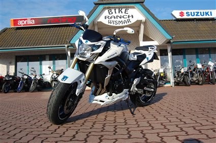 Umgebautes Motorrad Suzuki GSR 750 von Bike Ranch Wismar GmbH & Co. KG - Bild 2 Umgebautes Motorrad Suzuki GSR 750 von Bike Ranch Wismar GmbH & Co. KG - Bild 2