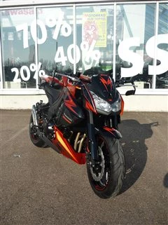 Umbgebautes Motorrad Kawasaki Z1000 Bild 9: Umbgebautes Motorrad Kawasaki Z1000