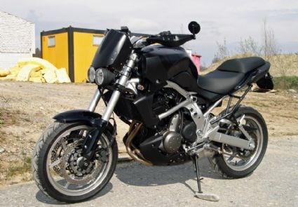 Umgebautes Motorrad Kawasaki Versys 650 von BedaM - Bild 1 Umgebautes Motorrad Kawasaki Versys 650 von BedaM - Bild 1