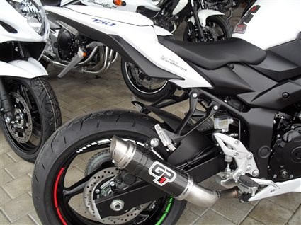Umgebautes Motorrad Suzuki GSR 750 von Motorrad Eschlberger - Bild 5 Umgebautes Motorrad Suzuki GSR 750 von Motorrad Eschlberger - Bild 5