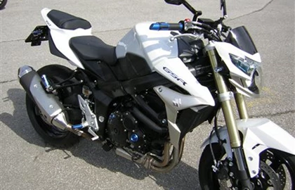 Suzuki GSR 750 Custom Bike Suzuki GSR 750 Custom Bike