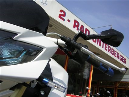 Umgebautes Motorrad Suzuki GSR 750 von Zweirad Unterberger GmbH - Bild 3 Umgebautes Motorrad Suzuki GSR 750 von Zweirad Unterberger GmbH - Bild 3