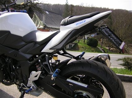 Umgebautes Motorrad Suzuki GSR 750 von Zweirad Unterberger GmbH - Bild 5 Umgebautes Motorrad Suzuki GSR 750 von Zweirad Unterberger GmbH - Bild 5