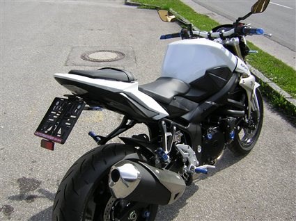 Umgebautes Motorrad Suzuki GSR 750 von Zweirad Unterberger GmbH - Bild 7 Umgebautes Motorrad Suzuki GSR 750 von Zweirad Unterberger GmbH - Bild 7
