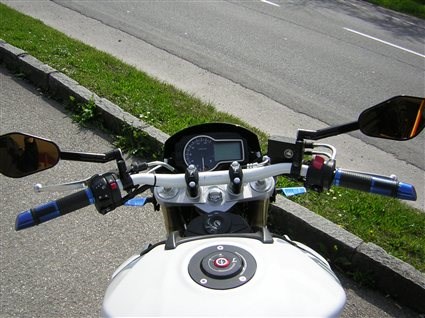 Umgebautes Motorrad Suzuki GSR 750 von Zweirad Unterberger GmbH - Bild 8 Umgebautes Motorrad Suzuki GSR 750 von Zweirad Unterberger GmbH - Bild 8