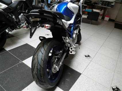 Umgebautes Motorrad Suzuki SFV 650 Gladius von MOTO-VÖLKL - Völkl GmbH - Bild 2 Umgebautes Motorrad Suzuki SFV 650 Gladius von MOTO-VÖLKL - Völkl GmbH - Bild 2