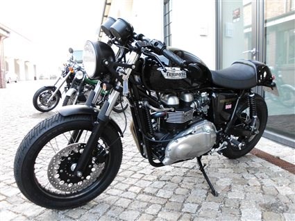 Umgebautes Motorrad Triumph Thruxton von Klingenberger Kehl GbR - Bild 4 Umgebautes Motorrad Triumph Thruxton von Klingenberger Kehl GbR - Bild 4