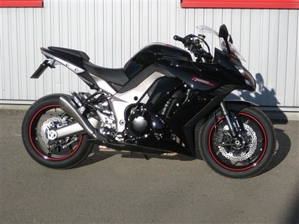 Umgebautes Motorrad Kawasaki Z1000SX von Zweiradtechnik Zepf GmbH - Bild 2 Umgebautes Motorrad Kawasaki Z1000SX von Zweiradtechnik Zepf GmbH - Bild 2