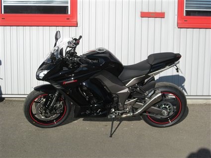 Umgebautes Motorrad Kawasaki Z1000SX von Zweiradtechnik Zepf GmbH - Bild 6 Umgebautes Motorrad Kawasaki Z1000SX von Zweiradtechnik Zepf GmbH - Bild 6