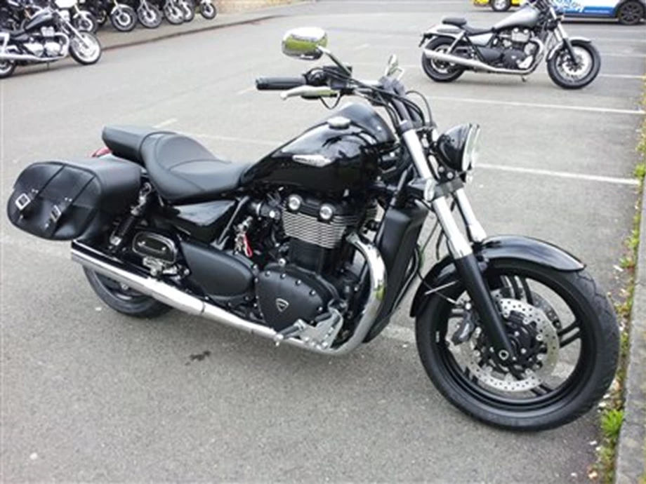 Umbgebautes Motorrad Triumph Thunderbird Storm Bild 1: Umbgebautes Motorrad Triumph Thunderbird Storm