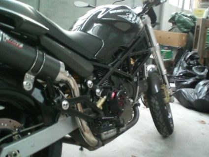 Umgebautes Motorrad Ducati Monster 900 i.e. Dark von Flurl - Bild 2 Umgebautes Motorrad Ducati Monster 900 i.e. Dark von Flurl - Bild 2