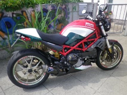 Umgebautes Motorrad Ducati Monster S4R von ducbert - Bild 2 Umgebautes Motorrad Ducati Monster S4R von ducbert - Bild 2